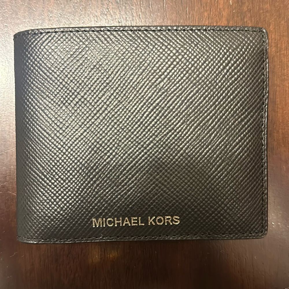 Men’s Michael kors wallet never used